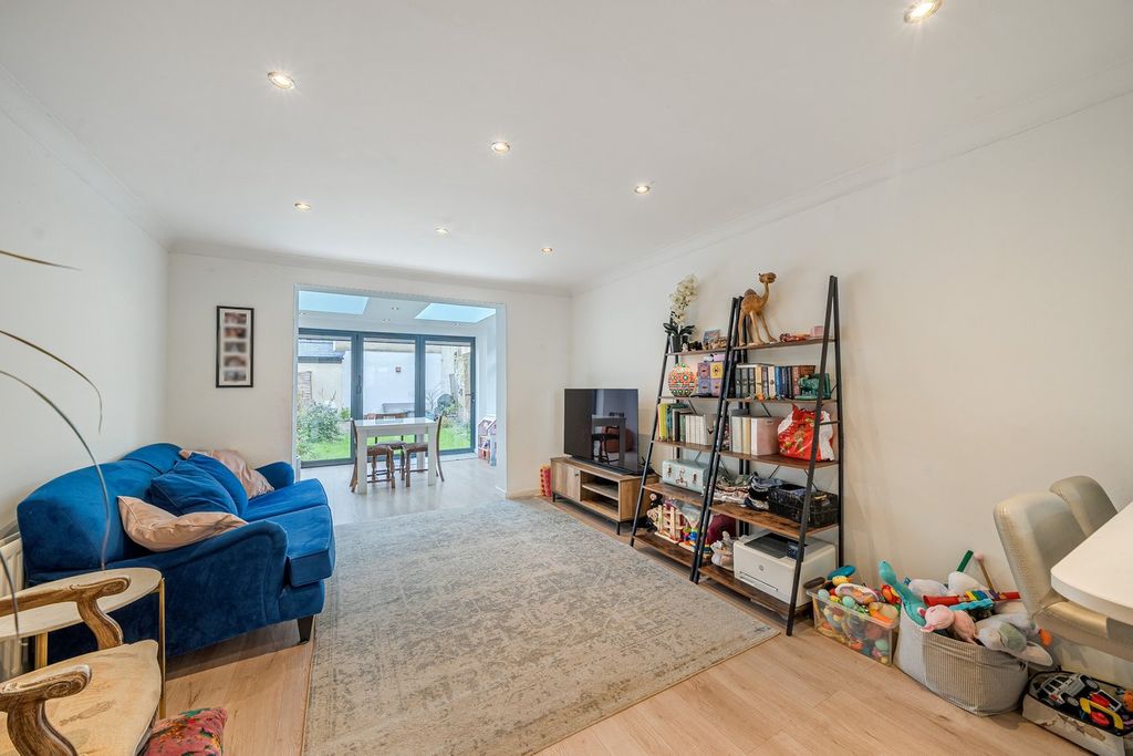 Property photo 2 of 14