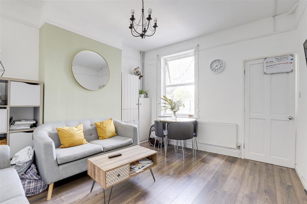 Property photo 2 of 20