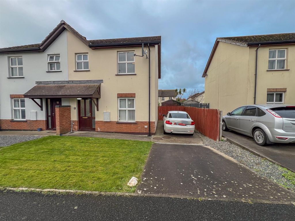 Property photo 1 of 15 27 Oak Road -01.Jpg