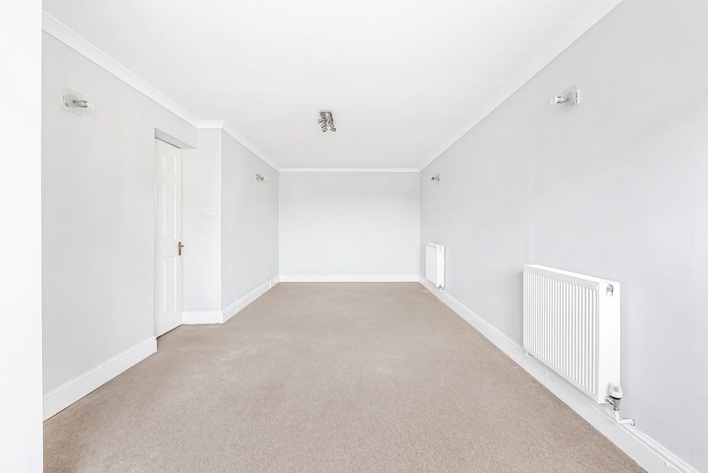 Property photo 3 of 17 Photograph 21