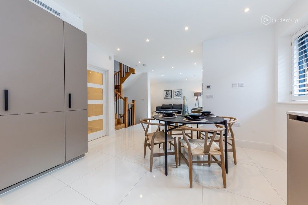 Property photo 3 of 9 Img_24070_18_Large