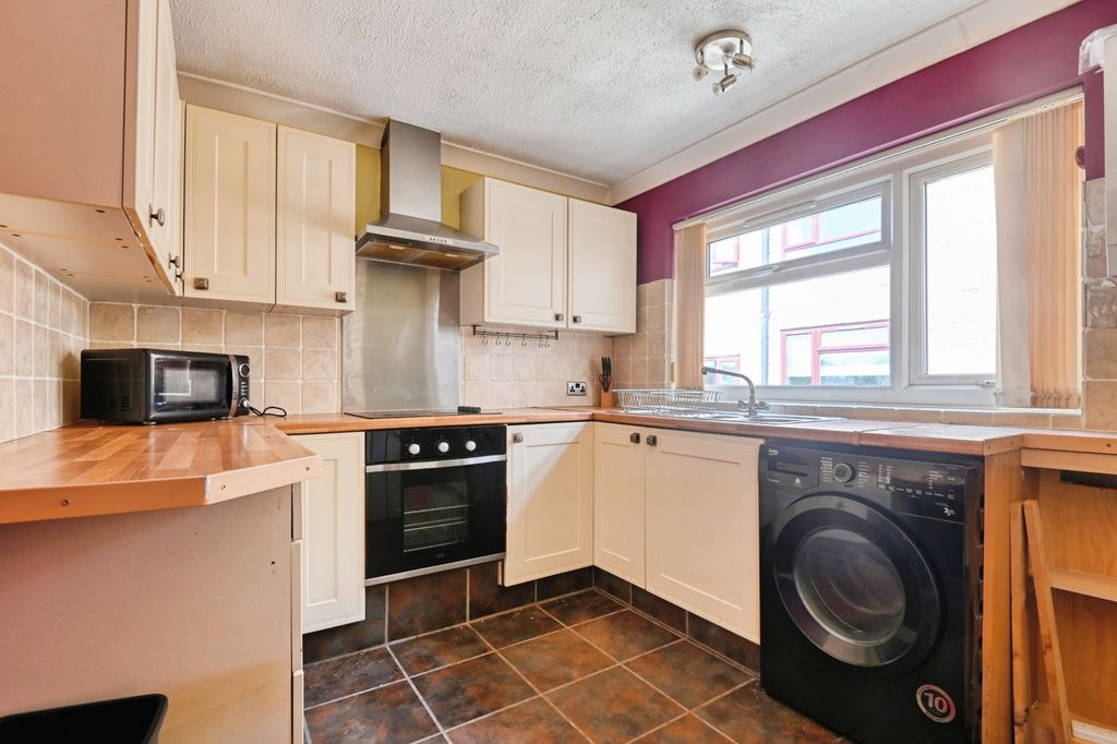 Property photo 3 of 15