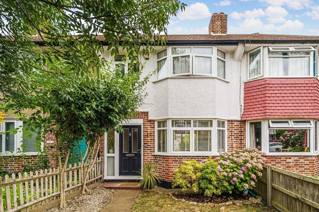 Property photo 1 of 14 Kingshill Avenue