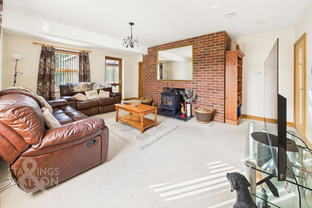 Property photo 3 of 28