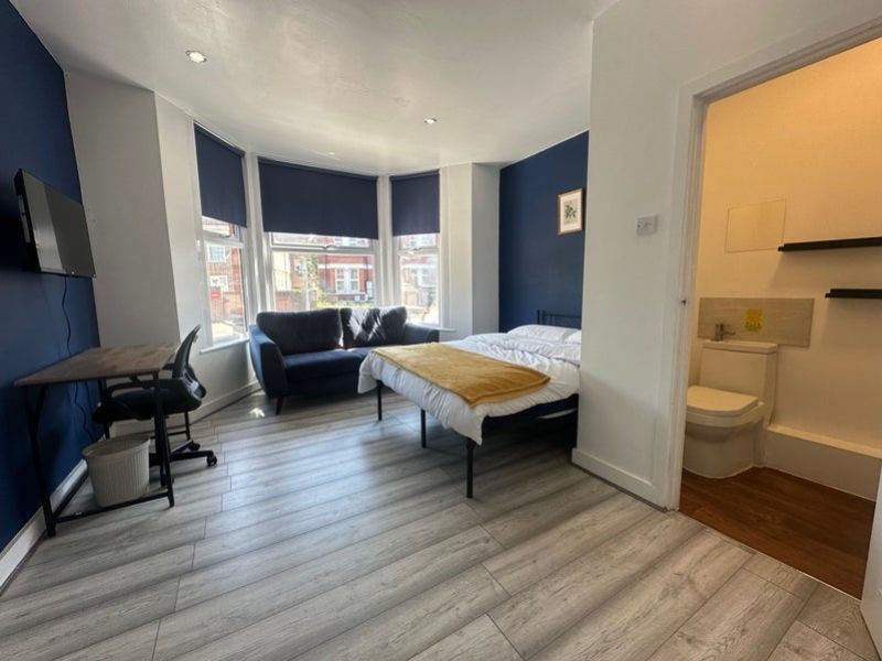 Property photo 1 of 5 99866833