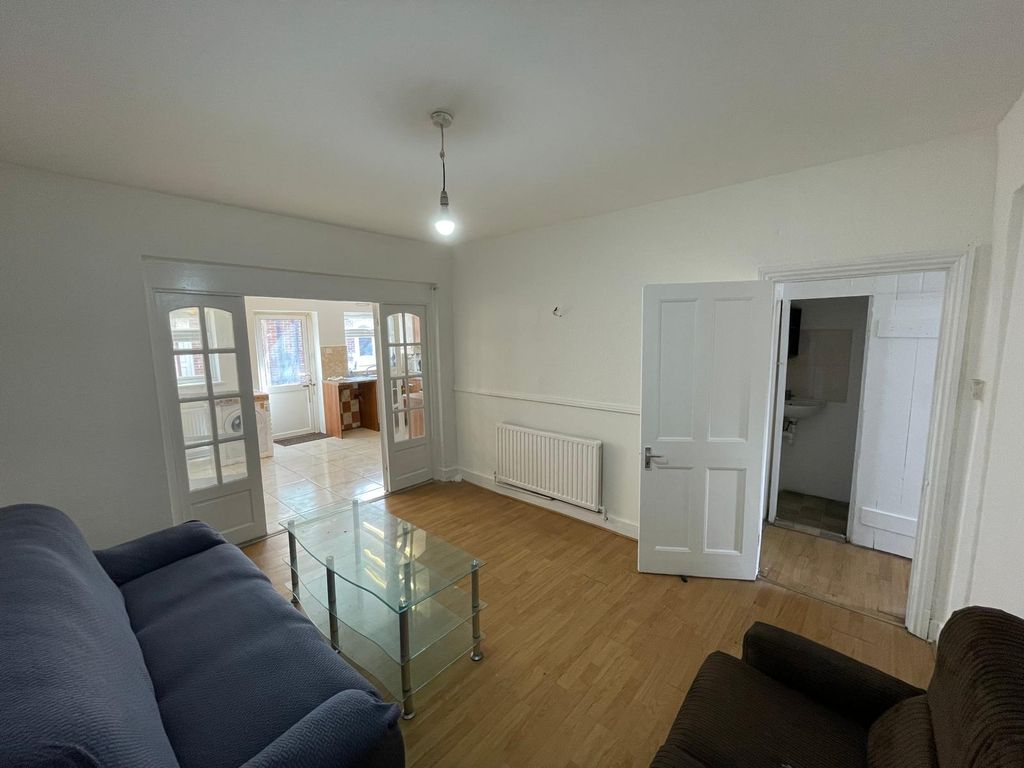 Property photo 3 of 10 Gallery