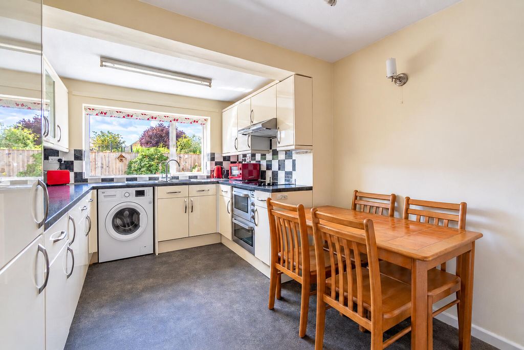 Property photo 2 of 18 Kitchen