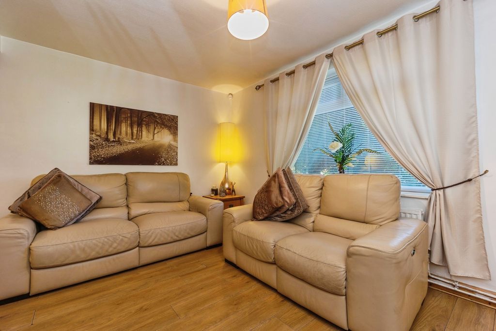 Property photo 3 of 28 Pbox-Img.Jpg