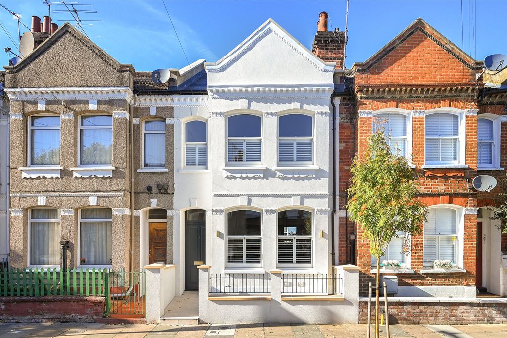 Property photo 2 of 12 Front Exterior