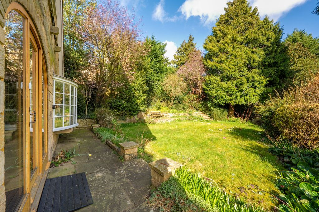 Property photo 3 of 24