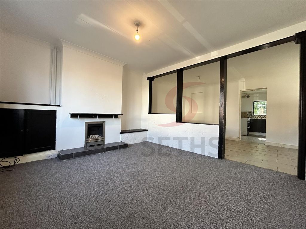 Property photo 2 of 14 Lounge