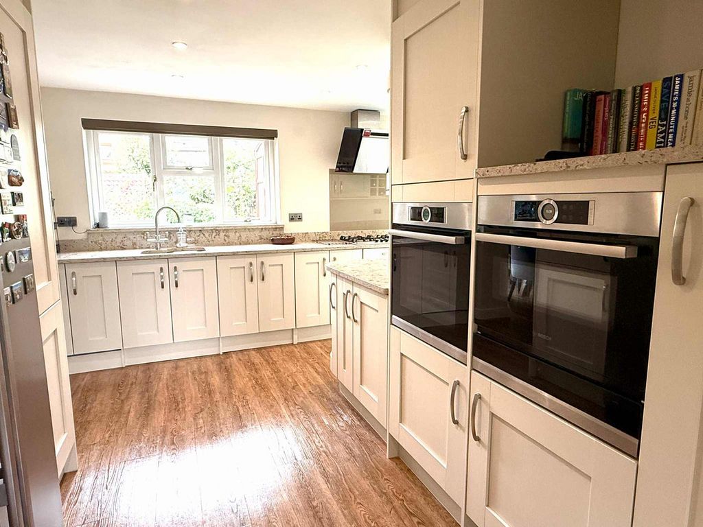 Property photo 3 of 24