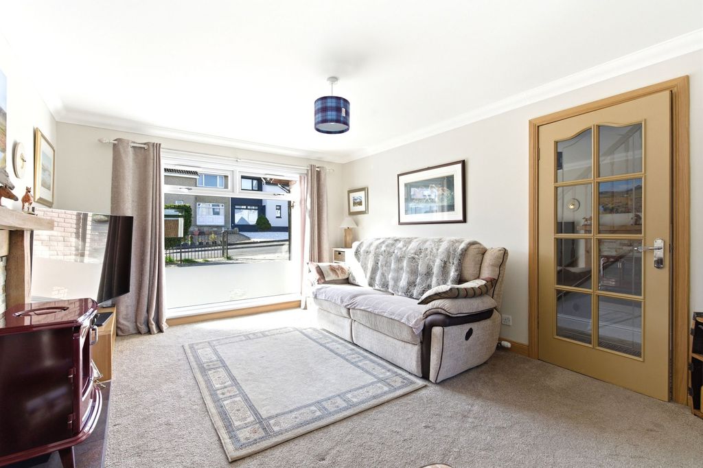 Property photo 2 of 37