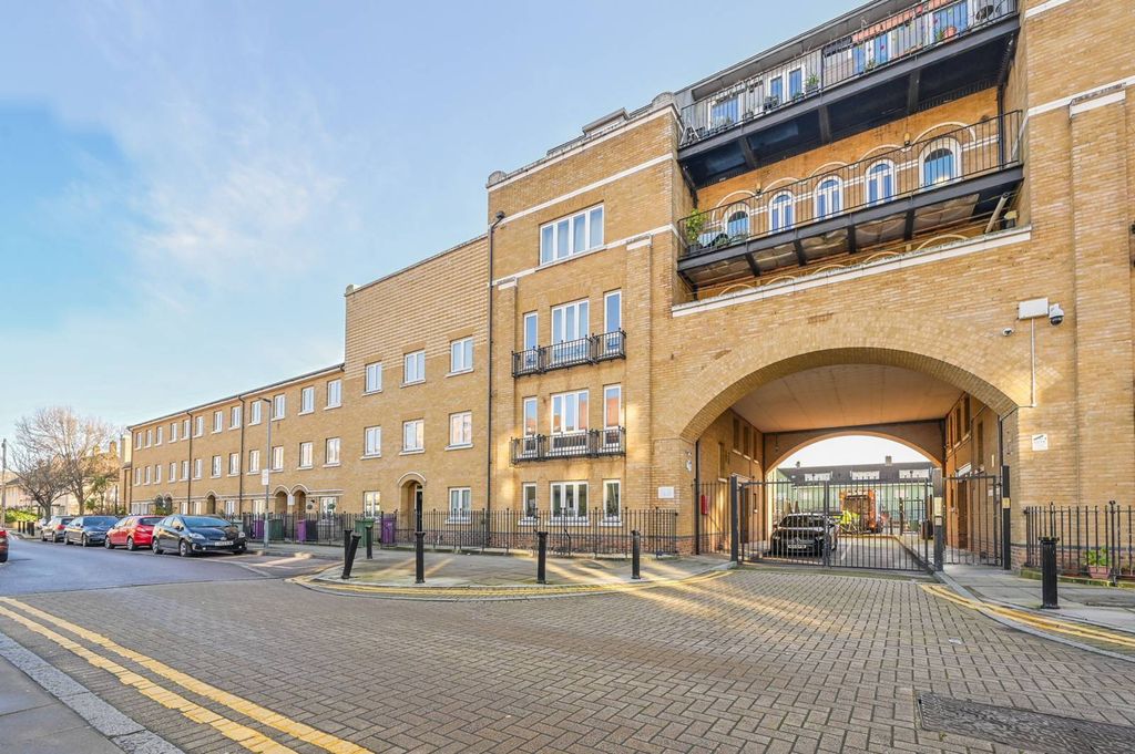 Property photo 2 of 12