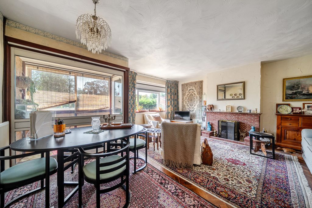Property photo 3 of 18 1504196-18-6A7B0F...