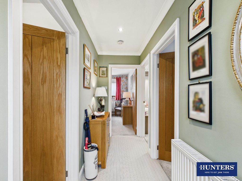 Property photo 3 of 19 Entrance Hall