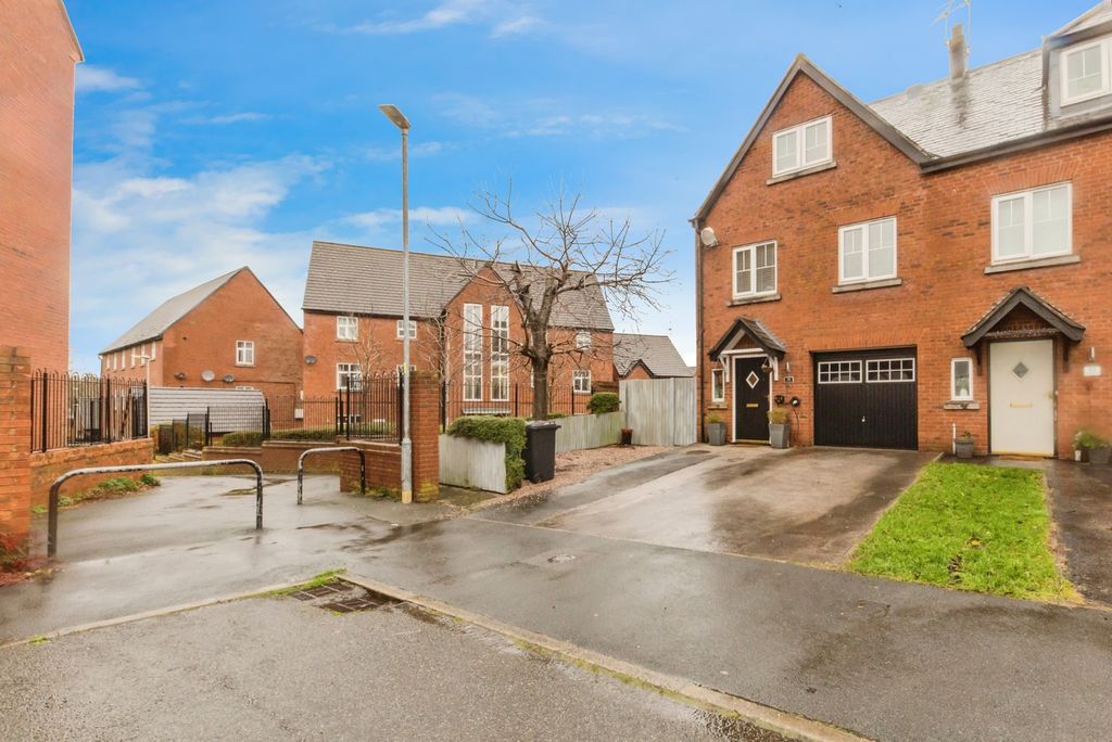 Property photo 1 of 17 Pbox-Img.Jpg