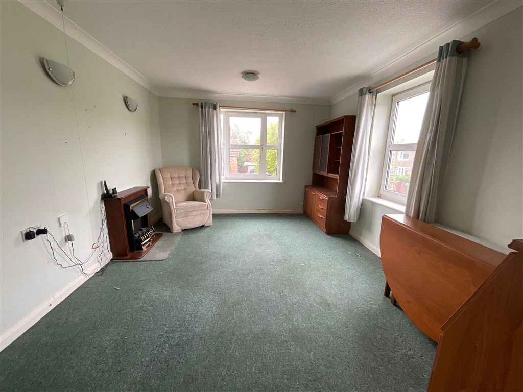 Property photo 1 of 4 Lounge 4