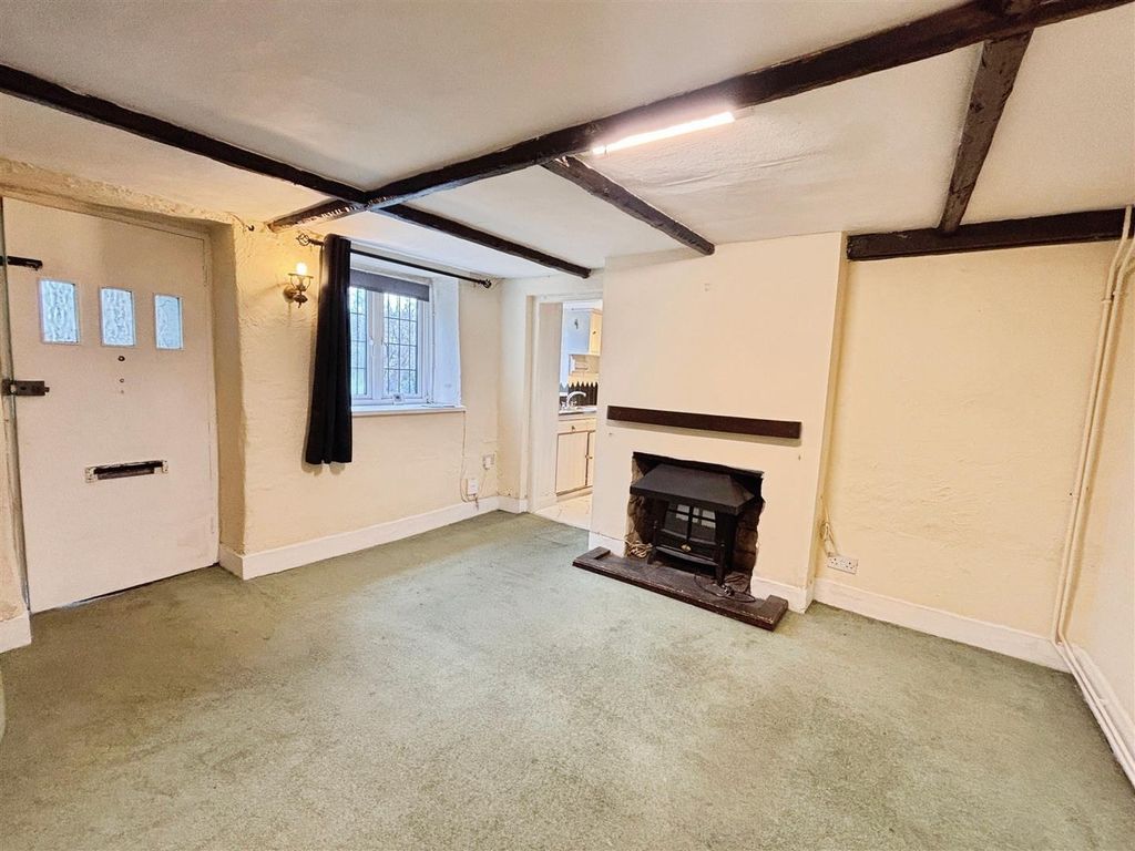 Property photo 2 of 13 Living Room (2).Jpg