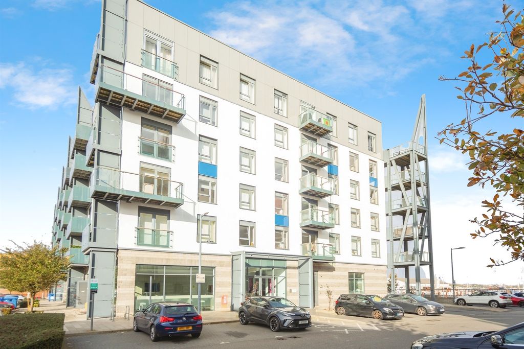 Property photo 1 of 7