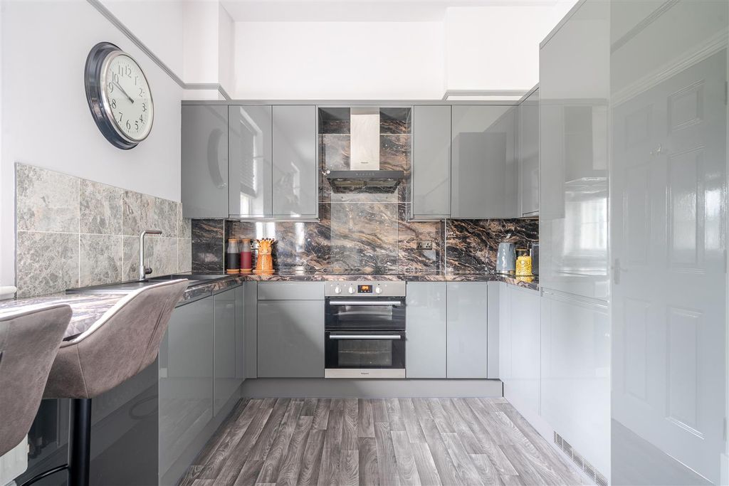 Property photo 3 of 22 1380120-16-69170d604Ea28.Jpg