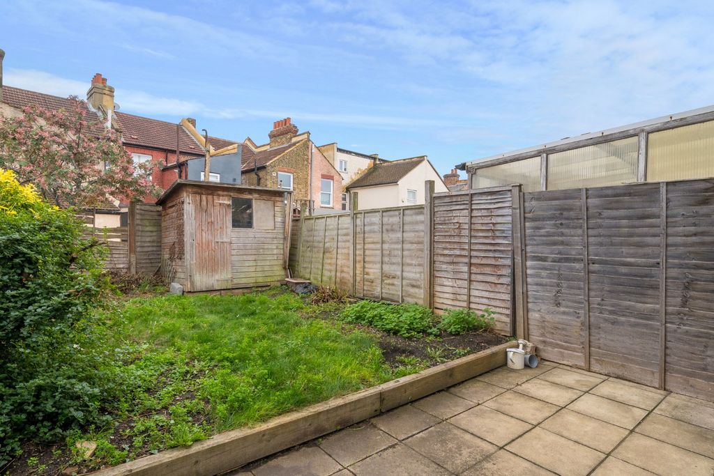 Property photo 3 of 9 Picture No. 06