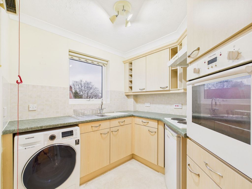 Property photo 3 of 5 Kitchen