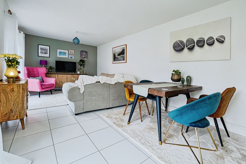 Property photo 3 of 21 Photo #3