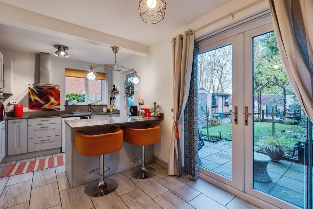 Property photo 3 of 20 Pbox-Img.Jpg