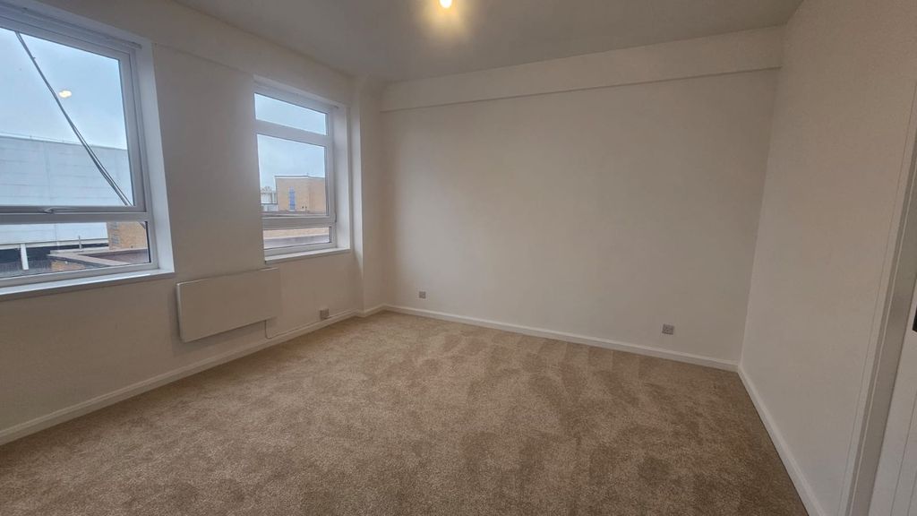 Property photo 2 of 6 1