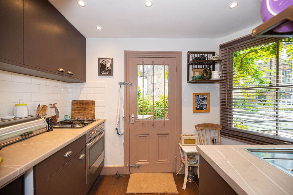 Property photo 2 of 9