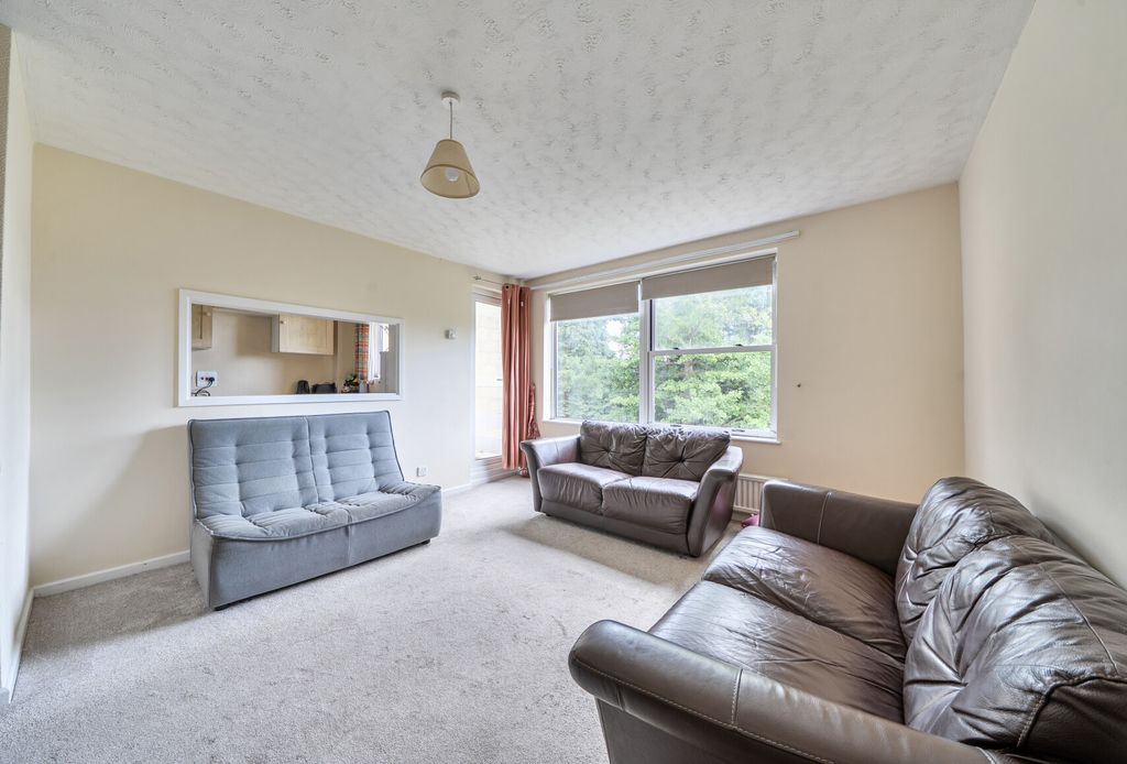 Property photo 2 of 11 Sitting Room