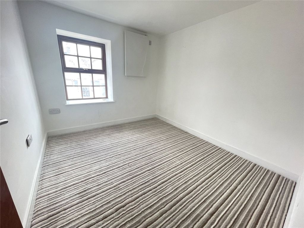Property photo 3 of 10 Picture No. 05
