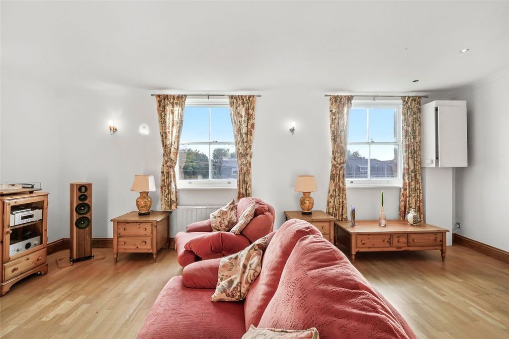 Property photo 3 of 14 Picture No. 10