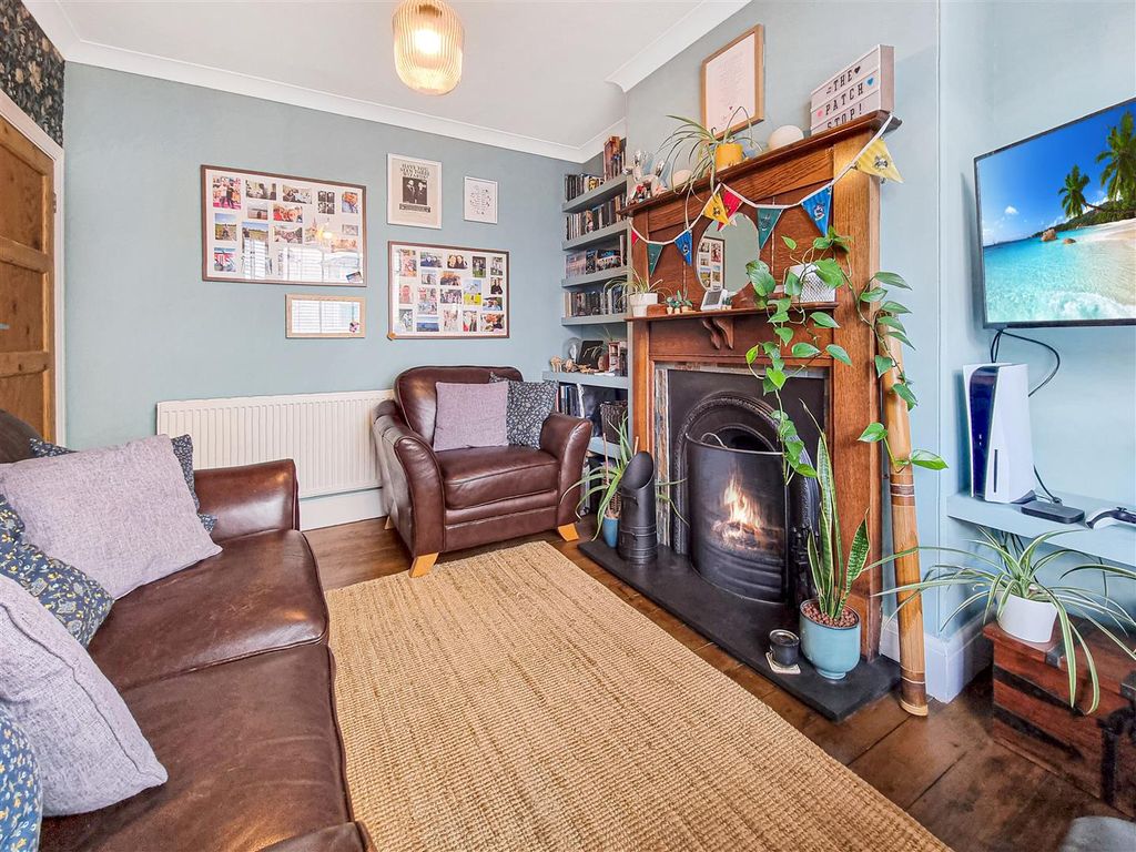 Property photo 3 of 13 79773.Jpg