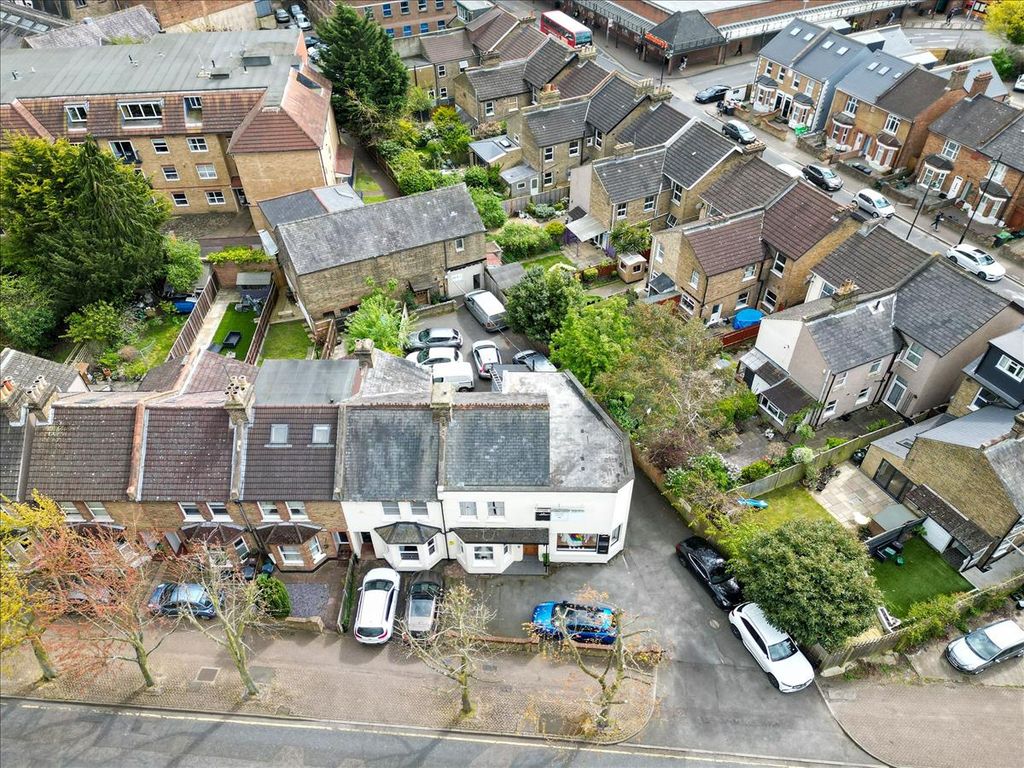 Property photo 2 of 9