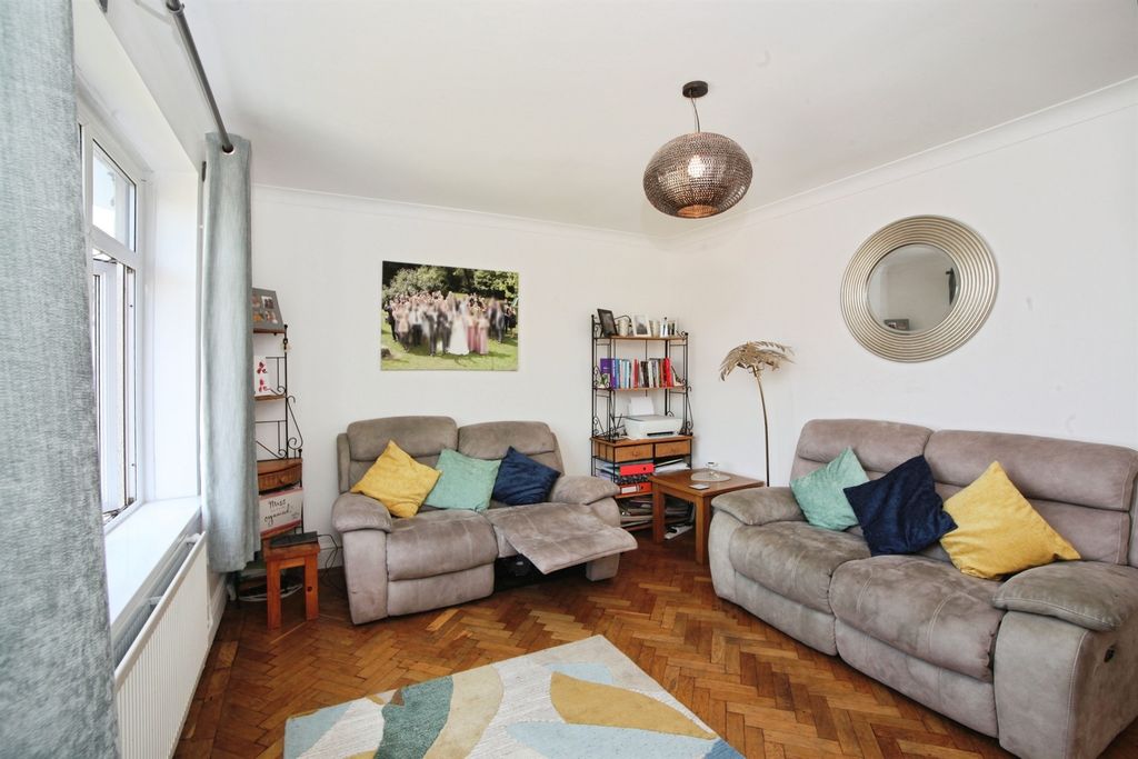 Property photo 3 of 29