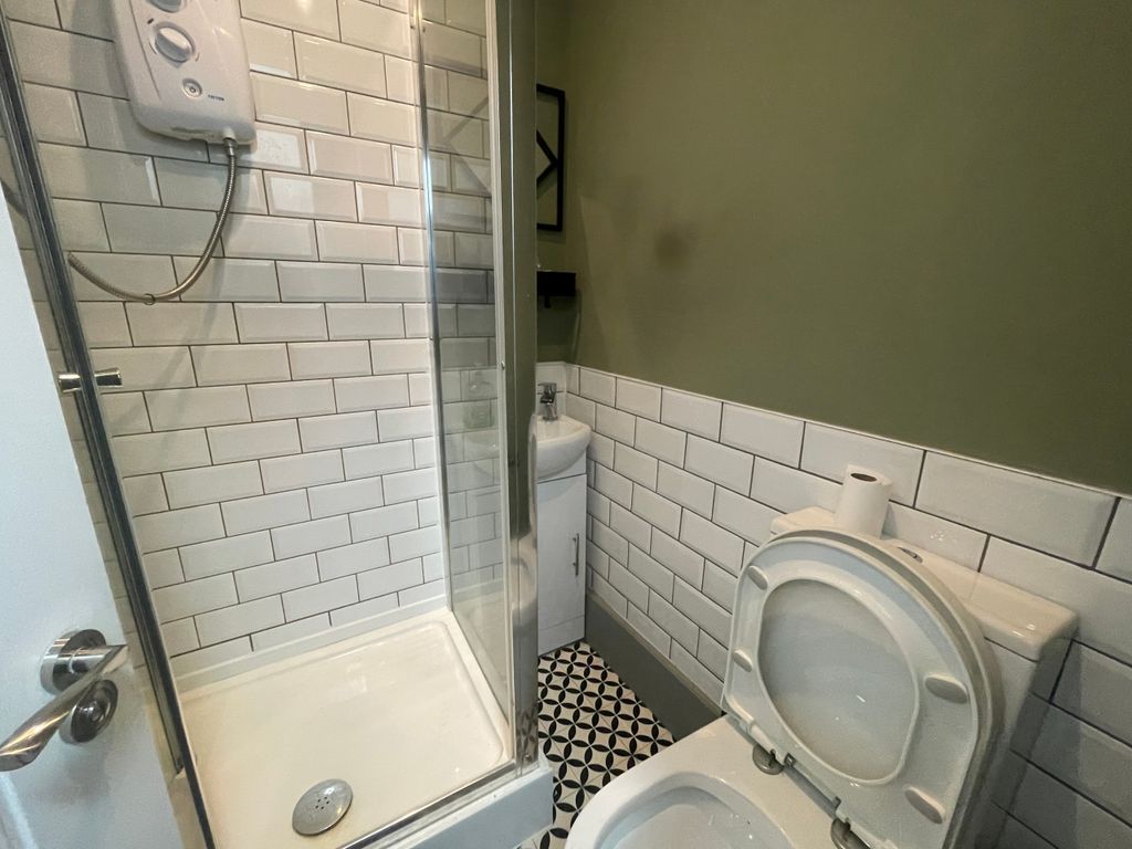 Property photo 3 of 10 En Suite.Jpeg