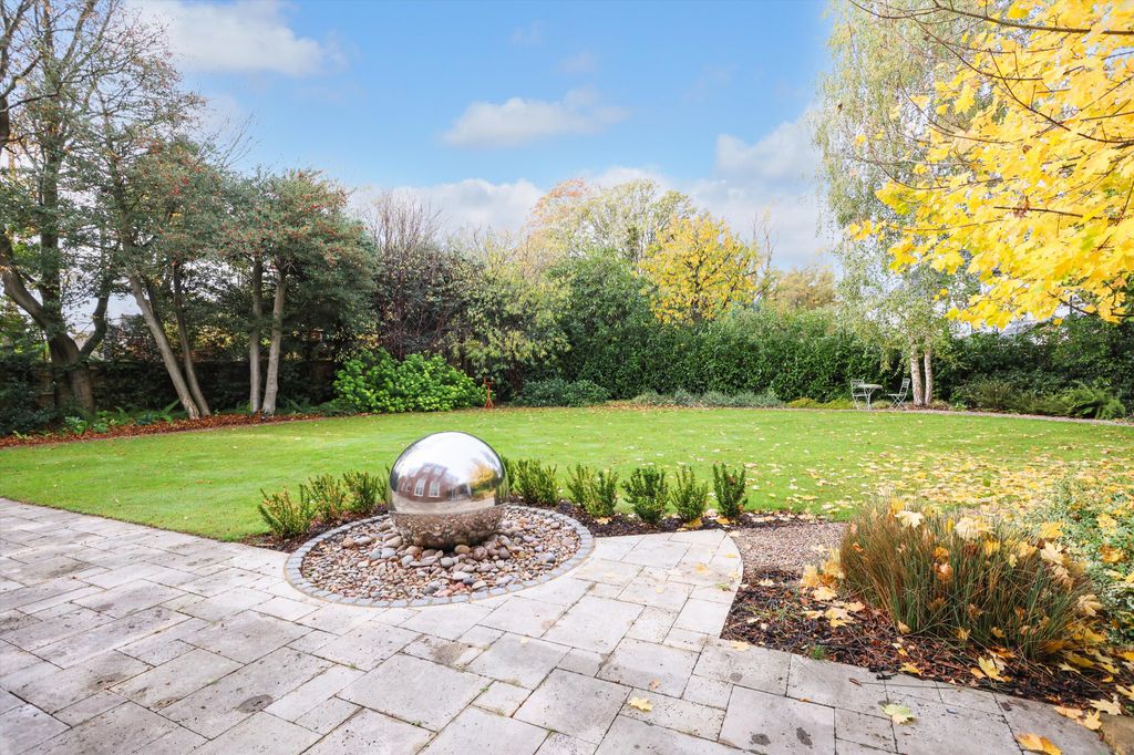 Property photo 3 of 21 Image