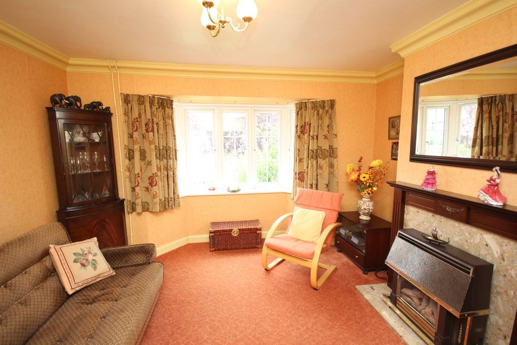 Property photo 2 of 20