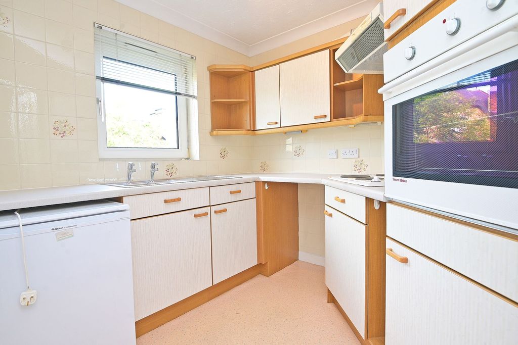Property photo 3 of 11