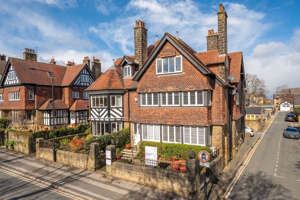 Property photo 1 of 23