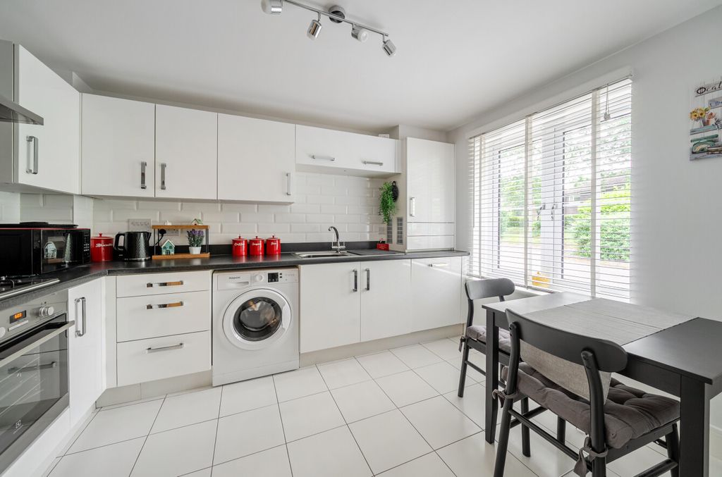 Property photo 3 of 12 1479936-8-6A32d82...