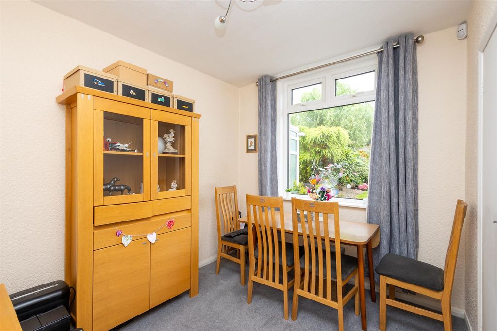 Property photo 3 of 17 Dining Room
