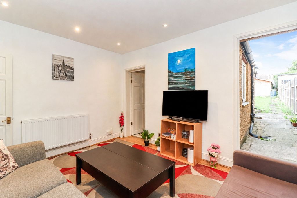 Property photo 2 of 16
