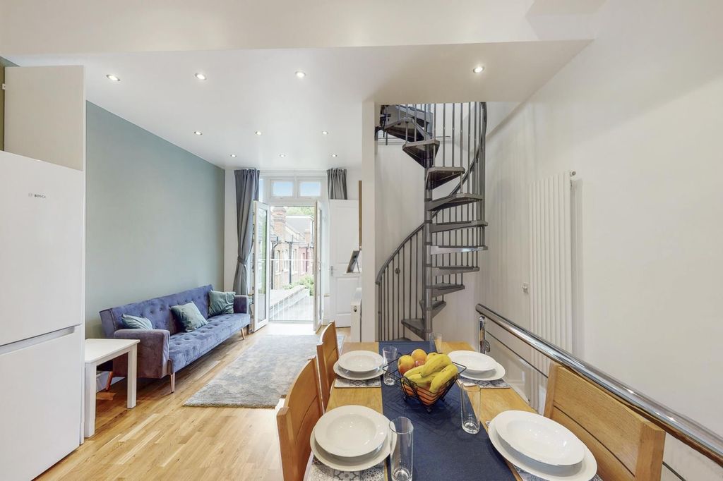 Property photo 1 of 12 Harro886A.Jpg