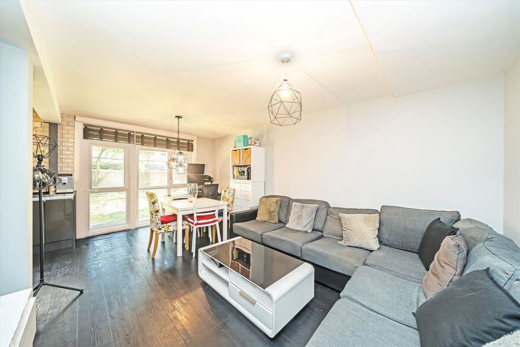 Property photo 1 of 4