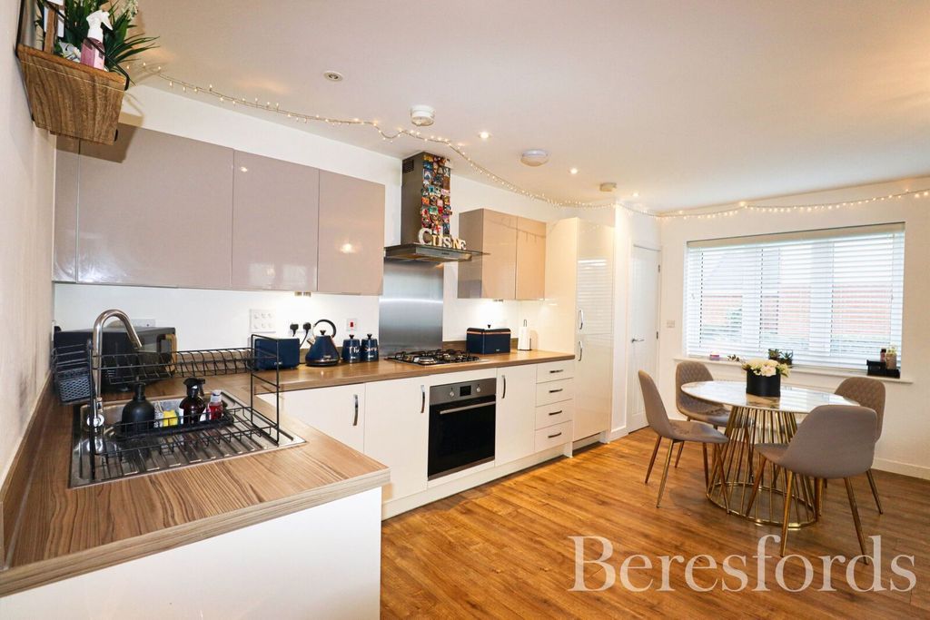 Property photo 2 of 15 Picture 2