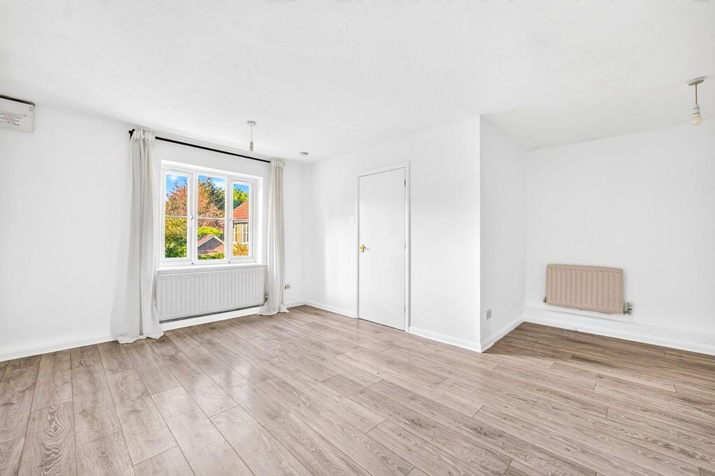 Property photo 2 of 10 5.Jpg