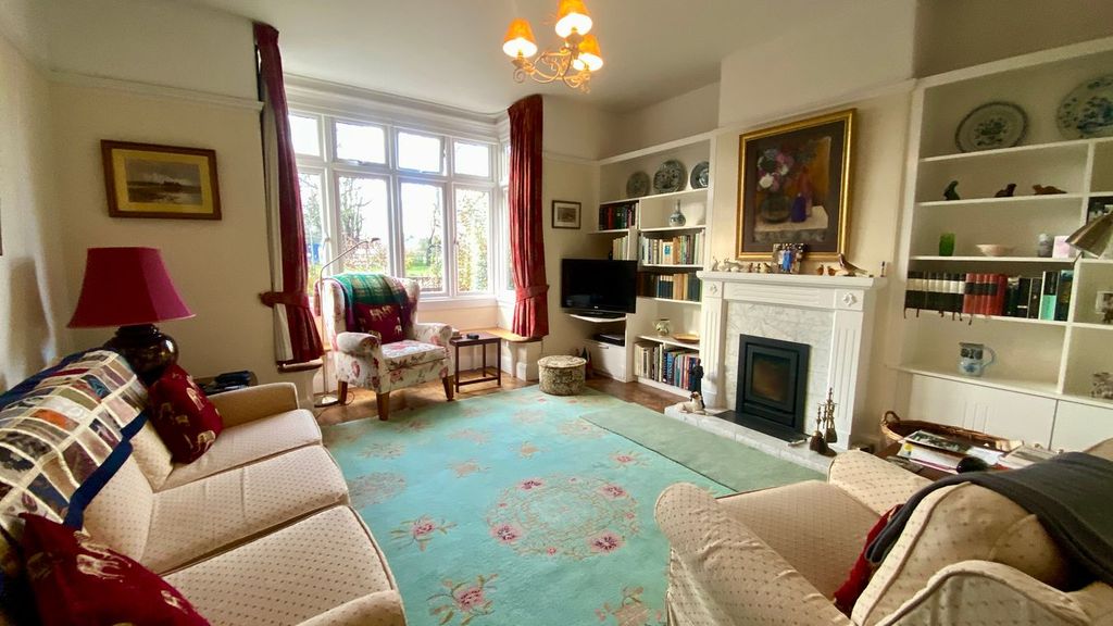 Property photo 2 of 19